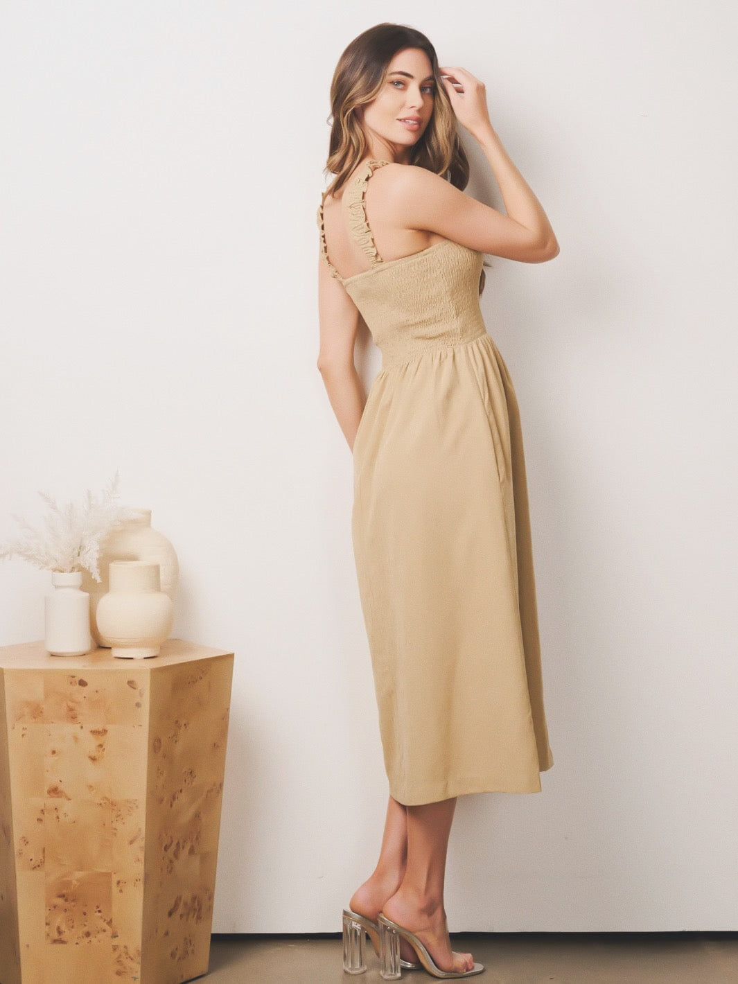 Sleeveless Pockets Smock Midi Dress