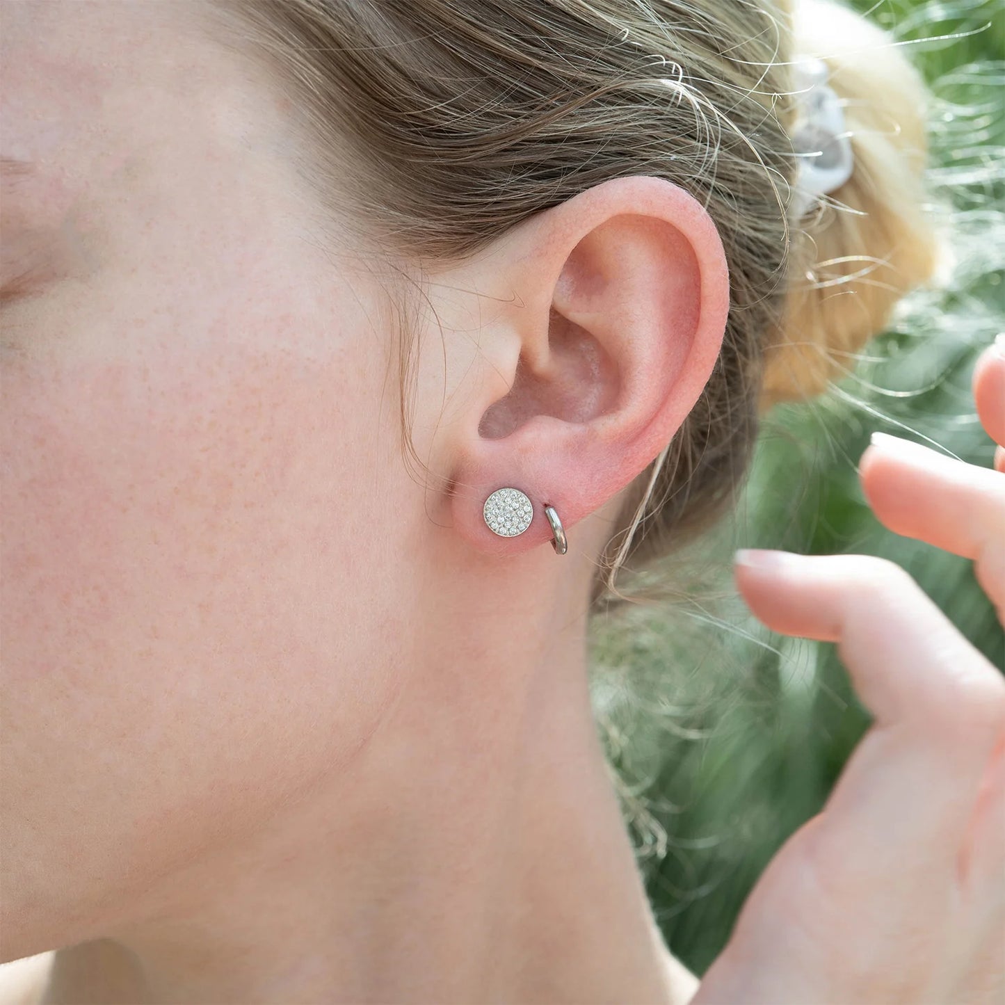 Round Pave Stones Stud Earrings